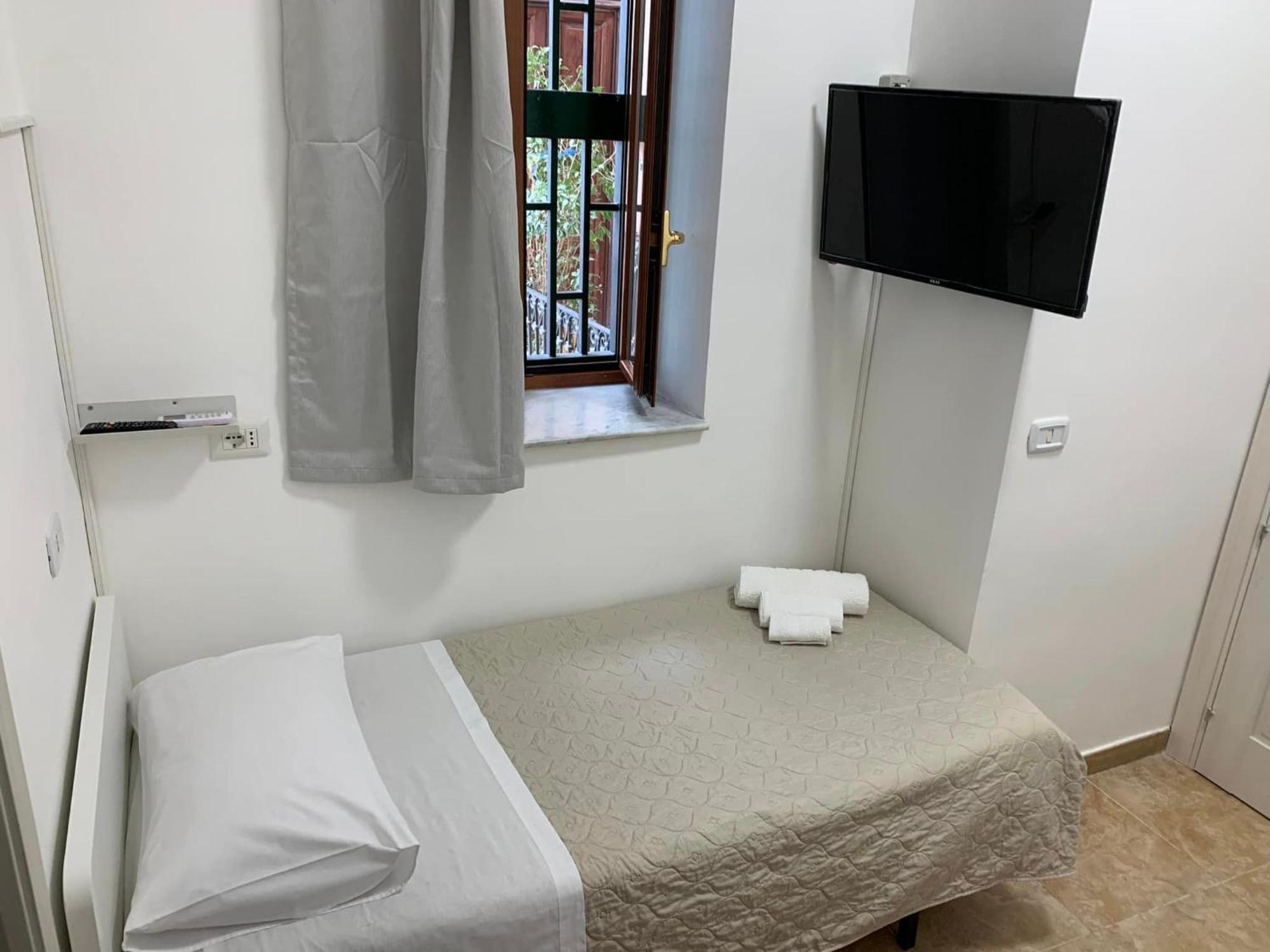 Miris Home Fast And Comfortable With Self Check In 8 Minutes Walk Near Naples Airport Экстерьер фото