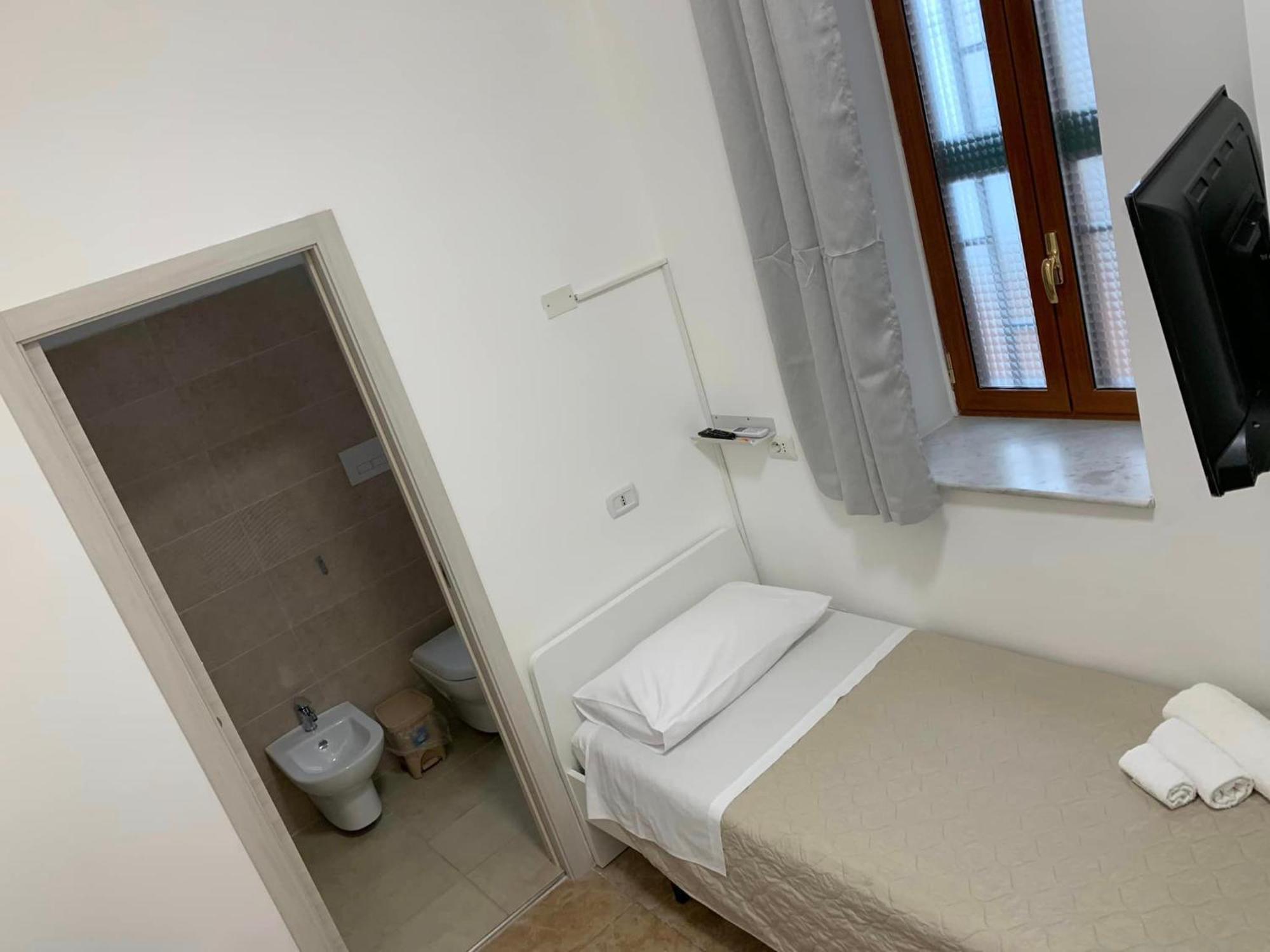 Miris Home Fast And Comfortable With Self Check In 8 Minutes Walk Near Naples Airport Экстерьер фото